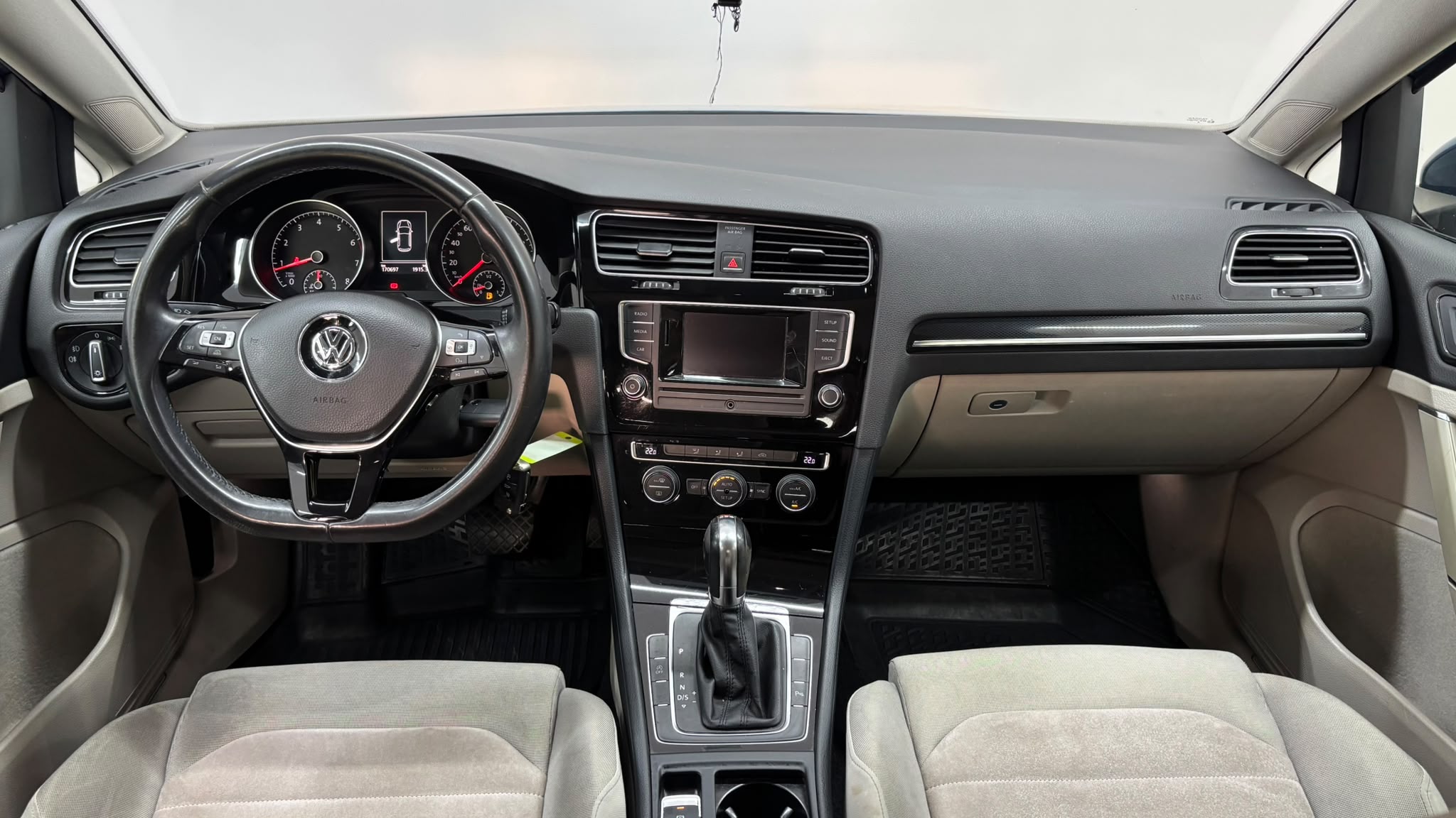 VOLKSWAGEN GOLF 20